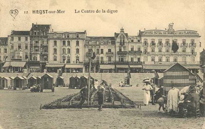 Heyst-sur-Mer - Le Centre de la digue