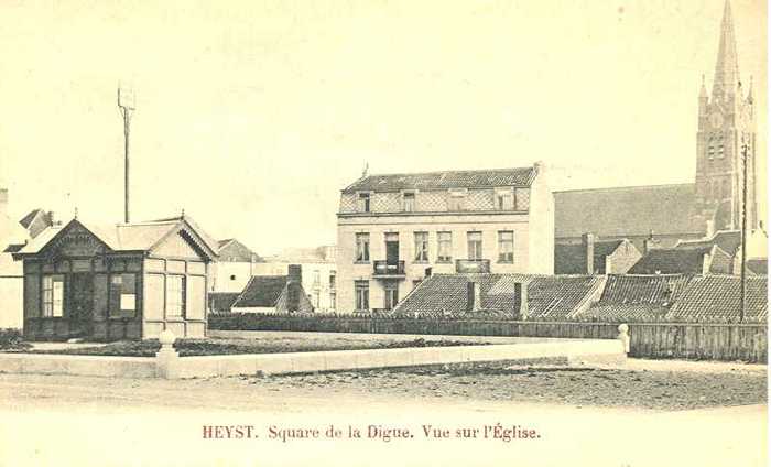 Heyst - Square de la Digue - Vue sur l'église