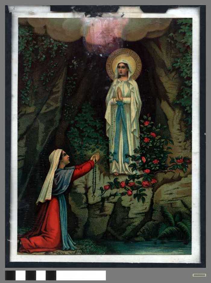 Maria in de grot van Lourdes