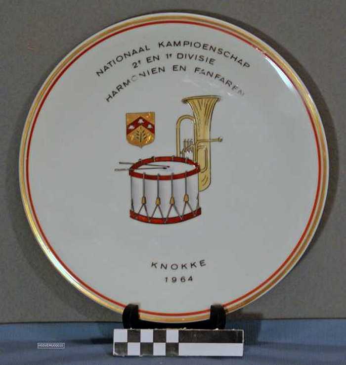Sierbord: Nationaal kampioenschap - 2e en 1e divisie Harmonien en Fanfares - 1964