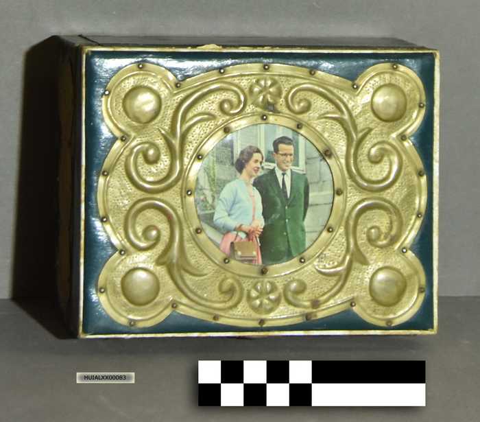 Houten juwelendoosje met afbeelding van Koning Boudewijn en Koningin Fabiola