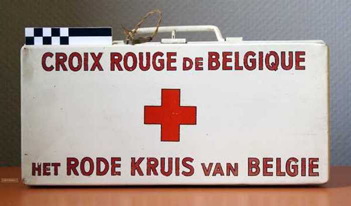 Rode Kruis van België. EHBO koffer nr. 985.